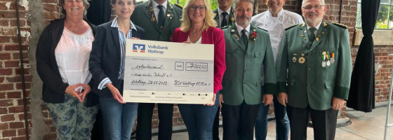 Foto von links: Sabine Wisniewski, Claudia Volke, Ludger und Claudia Grothus, Michael Kuhnert, Dirk Lehnhardt, Stefan Manier und Dr. Hermann Geldmann